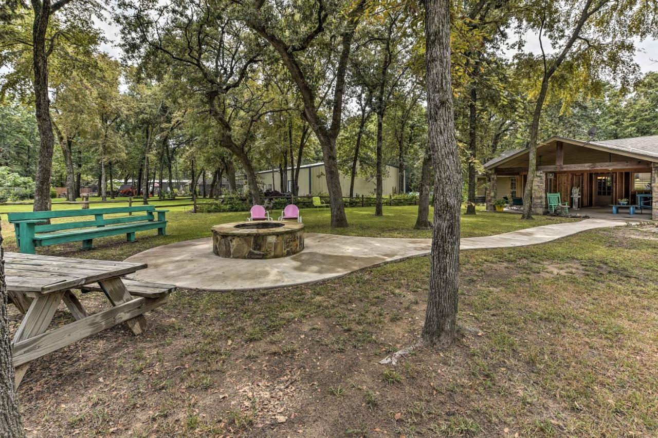 Kingston House With Fire Pit, Short Walk To Lake! Exterior photo
