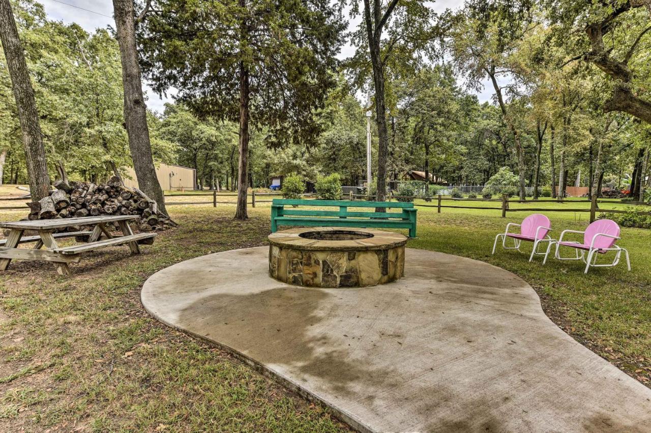 Kingston House With Fire Pit, Short Walk To Lake! Exterior photo